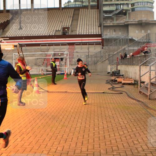 08.12.2024 - St. Pauli X-Mass-Run No. 14 Kathrin Stürmer Photography http://msf.ph/oto/7522221 08.12.2024 09:57:33 Ziel 391, 2840, 2842, 3258 meine-sportfotos.de