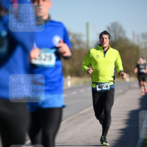 06.04.2025 - 44. Internationalen Wilhelmsburger Insellauf Dr. Thomas Lammeyer http://msf.ph/oto/7550024 06.04.2025 09:20:29 Laufen 529, 4096 meine-sportfotos.de