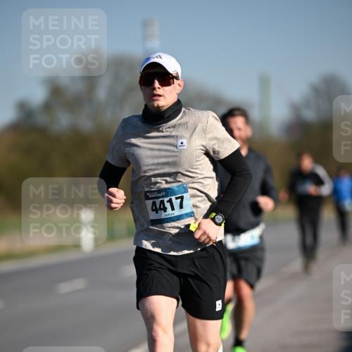 06.04.2025 - 44. Internationalen Wilhelmsburger Insellauf Dr. Thomas Lammeyer http://msf.ph/oto/7550366 06.04.2025 09:21:55 Laufen 4417 meine-sportfotos.de