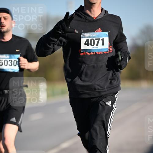 06.04.2025 - 44. Internationalen Wilhelmsburger Insellauf Dr. Thomas Lammeyer http://msf.ph/oto/7550440 06.04.2025 09:22:12 Laufen 5030, 4071 meine-sportfotos.de