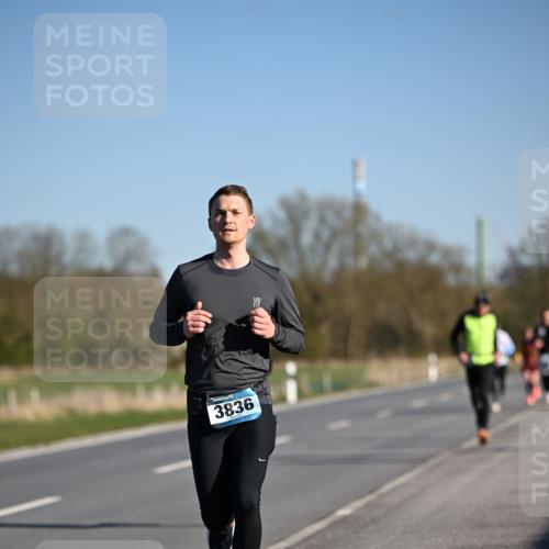 06.04.2025 - 44. Internationalen Wilhelmsburger Insellauf Dr. Thomas Lammeyer http://msf.ph/oto/7550928 06.04.2025 09:23:26 Laufen 3836 meine-sportfotos.de