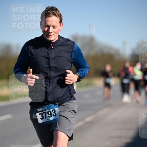 06.04.2025 - 44. Internationalen Wilhelmsburger Insellauf Dr. Thomas Lammeyer http://msf.ph/oto/7551770 06.04.2025 09:25:01 Laufen 3793 meine-sportfotos.de