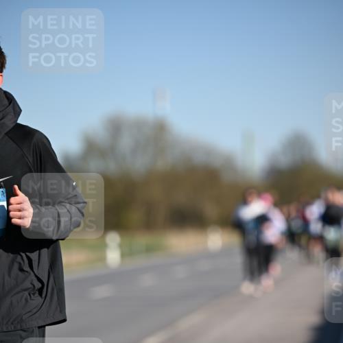 06.04.2025 - 44. Internationalen Wilhelmsburger Insellauf Dr. Thomas Lammeyer http://msf.ph/oto/7552618 06.04.2025 09:26:35 Laufen  meine-sportfotos.de
