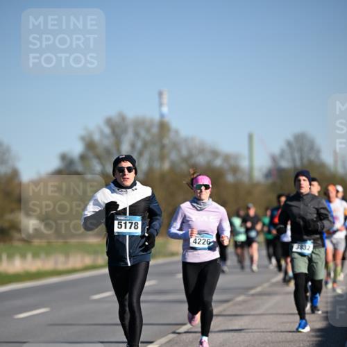06.04.2025 - 44. Internationalen Wilhelmsburger Insellauf Dr. Thomas Lammeyer http://msf.ph/oto/7552637 06.04.2025 09:26:40 Laufen 5178, 4226, 3832 meine-sportfotos.de