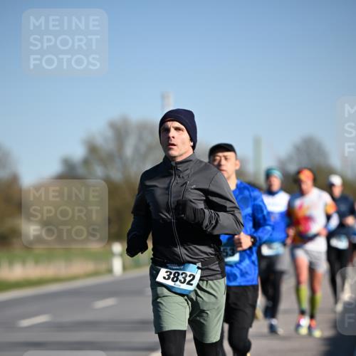 06.04.2025 - 44. Internationalen Wilhelmsburger Insellauf Dr. Thomas Lammeyer http://msf.ph/oto/7552678 06.04.2025 09:26:44 Laufen 3832 meine-sportfotos.de