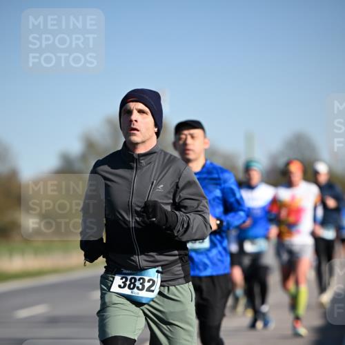 06.04.2025 - 44. Internationalen Wilhelmsburger Insellauf Dr. Thomas Lammeyer http://msf.ph/oto/7552687 06.04.2025 09:26:45 Laufen 3832 meine-sportfotos.de