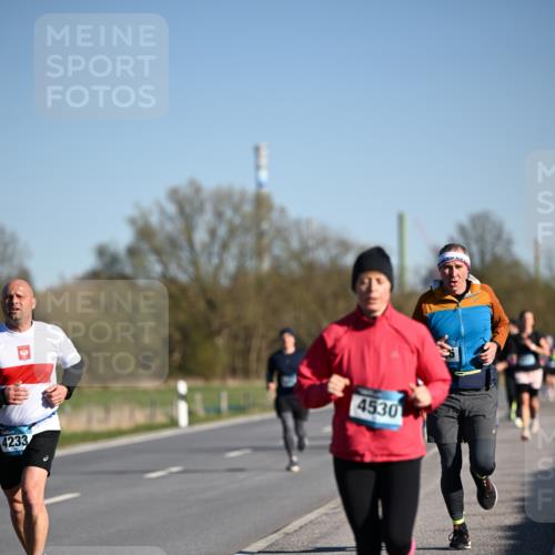 06.04.2025 - 44. Internationalen Wilhelmsburger Insellauf Dr. Thomas Lammeyer http://msf.ph/oto/7553065 06.04.2025 09:27:17 Laufen 4233, 4530 meine-sportfotos.de