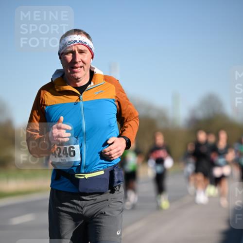 06.04.2025 - 44. Internationalen Wilhelmsburger Insellauf Dr. Thomas Lammeyer http://msf.ph/oto/7553108 06.04.2025 09:27:20 Laufen 4246 meine-sportfotos.de