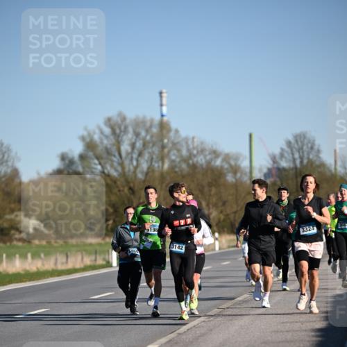 06.04.2025 - 44. Internationalen Wilhelmsburger Insellauf Dr. Thomas Lammeyer http://msf.ph/oto/7553135 06.04.2025 09:27:23 Laufen 4465, 10, 5198, 3142, 3324, 3687 meine-sportfotos.de