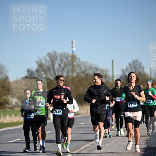 06.04.2025 - 44. Internationalen Wilhelmsburger Insellauf Dr. Thomas Lammeyer http://msf.ph/oto/7553161 06.04.2025 09:27:25 Laufen 4465, 10, 5198, 94, 3142, 427, 3324, 3687 meine-sportfotos.de