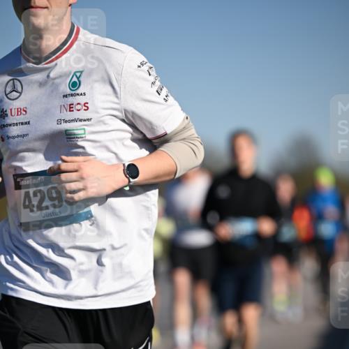 06.04.2025 - 44. Internationalen Wilhelmsburger Insellauf Dr. Thomas Lammeyer http://msf.ph/oto/7553356 06.04.2025 09:27:42 Laufen 4293, 450 meine-sportfotos.de