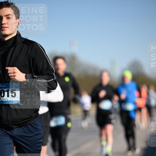 06.04.2025 - 44. Internationalen Wilhelmsburger Insellauf Dr. Thomas Lammeyer http://msf.ph/oto/7553387 06.04.2025 09:27:44 Laufen 015 meine-sportfotos.de
