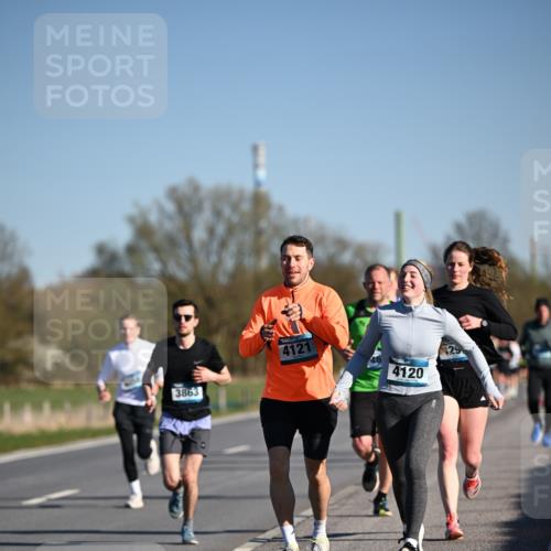 06.04.2025 - 44. Internationalen Wilhelmsburger Insellauf Dr. Thomas Lammeyer http://msf.ph/oto/7553461 06.04.2025 09:27:50 Laufen 3863, 4121, 4120, 29 meine-sportfotos.de