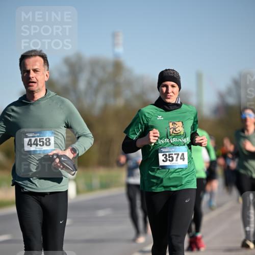 06.04.2025 - 44. Internationalen Wilhelmsburger Insellauf Dr. Thomas Lammeyer http://msf.ph/oto/7553664 06.04.2025 09:28:09 Laufen 4458, 3574 meine-sportfotos.de