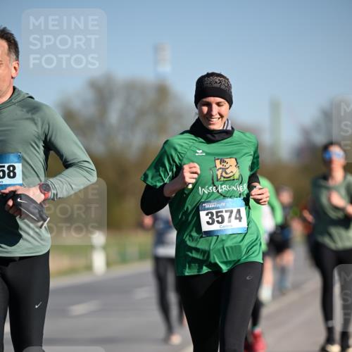 06.04.2025 - 44. Internationalen Wilhelmsburger Insellauf Dr. Thomas Lammeyer http://msf.ph/oto/7553675 06.04.2025 09:28:09 Laufen 58, 3574 meine-sportfotos.de