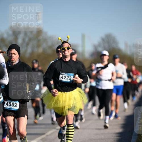 06.04.2025 - 44. Internationalen Wilhelmsburger Insellauf Dr. Thomas Lammeyer http://msf.ph/oto/7554260 06.04.2025 09:29:15 Laufen 6, 4502, 4222 meine-sportfotos.de