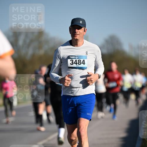 06.04.2025 - 44. Internationalen Wilhelmsburger Insellauf Dr. Thomas Lammeyer http://msf.ph/oto/7554331 06.04.2025 09:29:21 Laufen 3484 meine-sportfotos.de