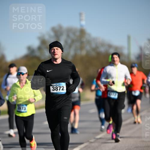 06.04.2025 - 44. Internationalen Wilhelmsburger Insellauf Dr. Thomas Lammeyer http://msf.ph/oto/7554412 06.04.2025 09:29:30 Laufen 973, 3872, 1972 meine-sportfotos.de