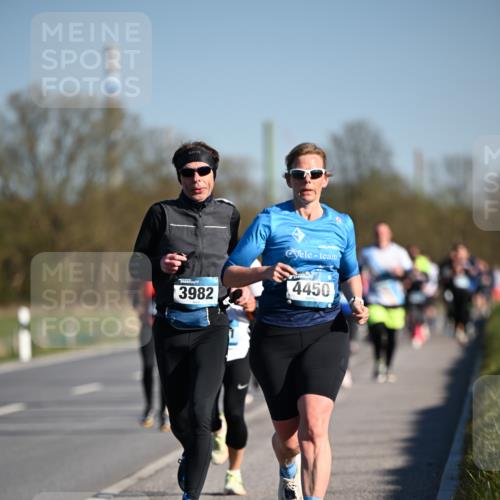 06.04.2025 - 44. Internationalen Wilhelmsburger Insellauf Dr. Thomas Lammeyer http://msf.ph/oto/7554510 06.04.2025 09:29:42 Laufen 3982, 4450 meine-sportfotos.de