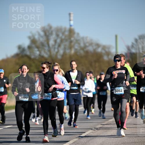 06.04.2025 - 44. Internationalen Wilhelmsburger Insellauf Dr. Thomas Lammeyer http://msf.ph/oto/7554671 06.04.2025 09:29:57 Laufen 310, 16, 3890, 3891, 3052, 43 meine-sportfotos.de