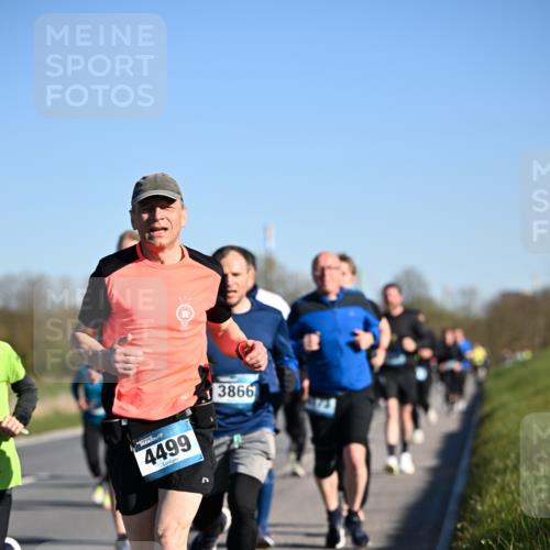 06.04.2025 - 44. Internationalen Wilhelmsburger Insellauf Dr. Thomas Lammeyer http://msf.ph/oto/7554755 06.04.2025 09:30:06 Laufen 4499, 3866 meine-sportfotos.de