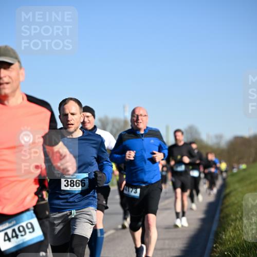 06.04.2025 - 44. Internationalen Wilhelmsburger Insellauf Dr. Thomas Lammeyer http://msf.ph/oto/7554763 06.04.2025 09:30:07 Laufen 4499, 3866, 173 meine-sportfotos.de