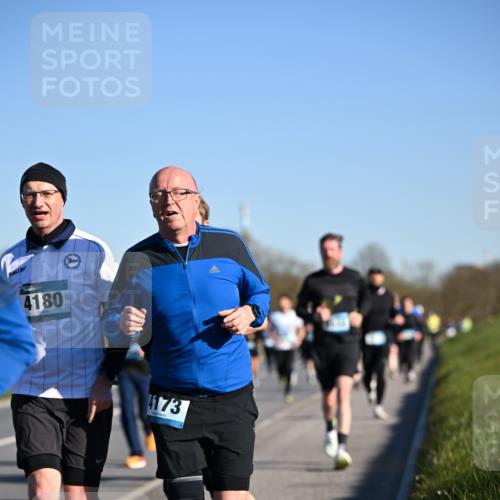 06.04.2025 - 44. Internationalen Wilhelmsburger Insellauf Dr. Thomas Lammeyer http://msf.ph/oto/7554777 06.04.2025 09:30:08 Laufen 4180, 4173 meine-sportfotos.de
