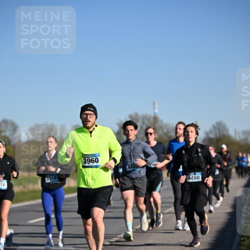 06.04.2025 - 44. Internationalen Wilhelmsburger Insellauf Dr. Thomas Lammeyer http://msf.ph/oto/7554879 06.04.2025 09:30:17 Laufen 18, 3918, 3960, 4480 meine-sportfotos.de
