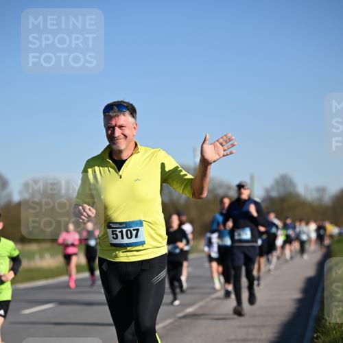 06.04.2025 - 44. Internationalen Wilhelmsburger Insellauf Dr. Thomas Lammeyer http://msf.ph/oto/7555159 06.04.2025 09:30:42 Laufen 5107 meine-sportfotos.de