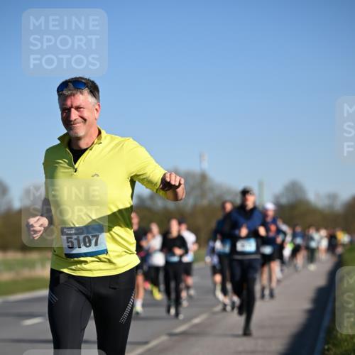 06.04.2025 - 44. Internationalen Wilhelmsburger Insellauf Dr. Thomas Lammeyer http://msf.ph/oto/7555165 06.04.2025 09:30:42 Laufen 5107 meine-sportfotos.de
