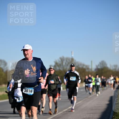 06.04.2025 - 44. Internationalen Wilhelmsburger Insellauf Dr. Thomas Lammeyer http://msf.ph/oto/7555235 06.04.2025 09:30:49 Laufen 3038 meine-sportfotos.de
