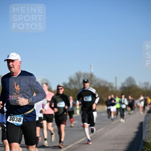 06.04.2025 - 44. Internationalen Wilhelmsburger Insellauf Dr. Thomas Lammeyer http://msf.ph/oto/7555242 06.04.2025 09:30:49 Laufen 3038 meine-sportfotos.de