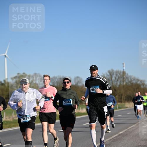 06.04.2025 - 44. Internationalen Wilhelmsburger Insellauf Dr. Thomas Lammeyer http://msf.ph/oto/7555257 06.04.2025 09:30:50 Laufen 3892, 3044, 460, 4612 meine-sportfotos.de