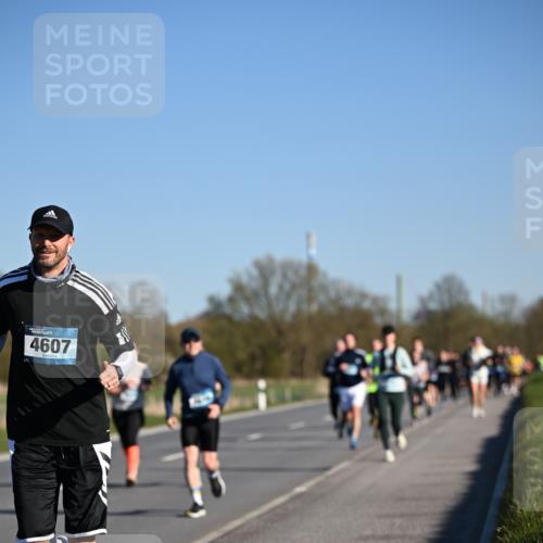 06.04.2025 - 44. Internationalen Wilhelmsburger Insellauf Dr. Thomas Lammeyer http://msf.ph/oto/7555271 06.04.2025 09:30:52 Laufen 4607 meine-sportfotos.de