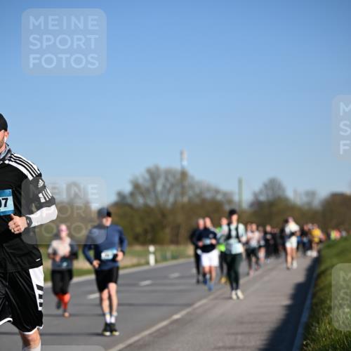 06.04.2025 - 44. Internationalen Wilhelmsburger Insellauf Dr. Thomas Lammeyer http://msf.ph/oto/7555273 06.04.2025 09:30:52 Laufen 07 meine-sportfotos.de