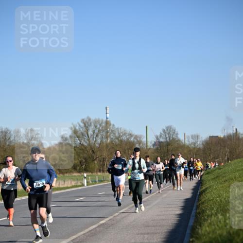 06.04.2025 - 44. Internationalen Wilhelmsburger Insellauf Dr. Thomas Lammeyer http://msf.ph/oto/7555278 06.04.2025 09:30:53 Laufen 4515, 907, 3028 meine-sportfotos.de