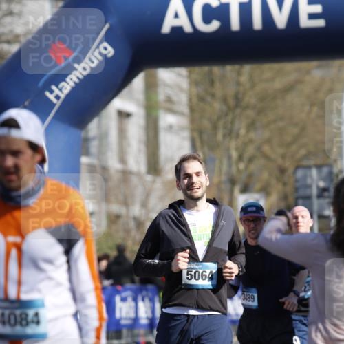 06.04.2025 - 44. Internationalen Wilhelmsburger Insellauf A. Gomolzig http://msf.ph/oto/7555362 06.04.2025 10:44:17 Ziel 3057, 3489, 3772, 3959, 4084, 4397, 4429, 5064 meine-sportfotos.de