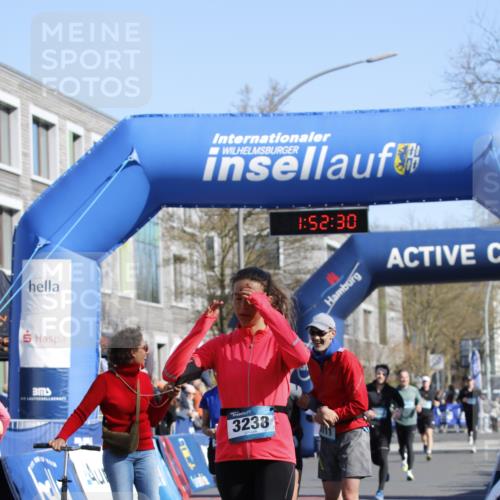06.04.2025 - 44. Internationalen Wilhelmsburger Insellauf A. Gomolzig http://msf.ph/oto/7555451 06.04.2025 10:42:28 Ziel 3238, 3478, 3503, 3629, 3692, 3751, 5065 meine-sportfotos.de