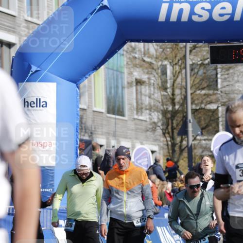 06.04.2025 - 44. Internationalen Wilhelmsburger Insellauf A. Gomolzig http://msf.ph/oto/7555500 06.04.2025 10:41:38 Ziel 3104, 3208, 3255, 3432, 3960, 3975, 4078, 5204 meine-sportfotos.de
