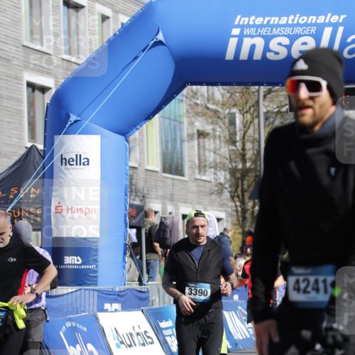 06.04.2025 - 44. Internationalen Wilhelmsburger Insellauf A. Gomolzig http://msf.ph/oto/7555523 06.04.2025 10:41:13 Ziel 3390, 3505, 3635, 4011, 4241, 4481, 4499 meine-sportfotos.de