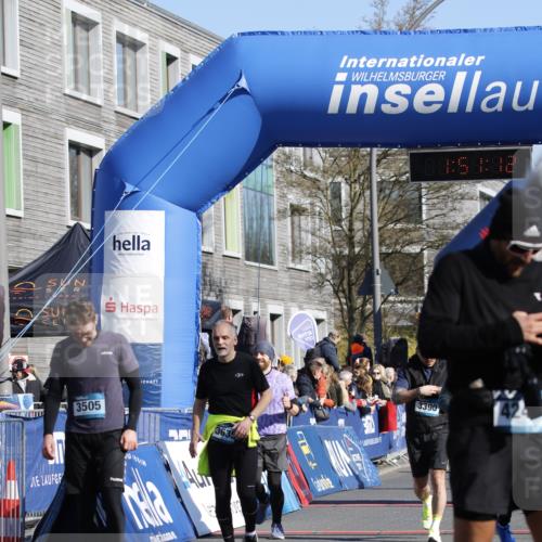 06.04.2025 - 44. Internationalen Wilhelmsburger Insellauf A. Gomolzig http://msf.ph/oto/7555527 06.04.2025 10:41:10 Ziel 3390, 3505, 3635, 4011, 4241, 4481, 5132 meine-sportfotos.de