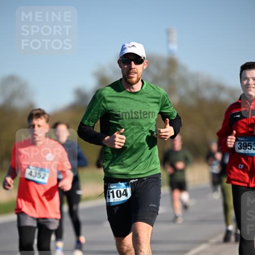 06.04.2025 - 44. Internationalen Wilhelmsburger Insellauf Dr. Thomas Lammeyer http://msf.ph/oto/7555535 06.04.2025 09:31:23 Laufen 4352, 4104, 3953 meine-sportfotos.de
