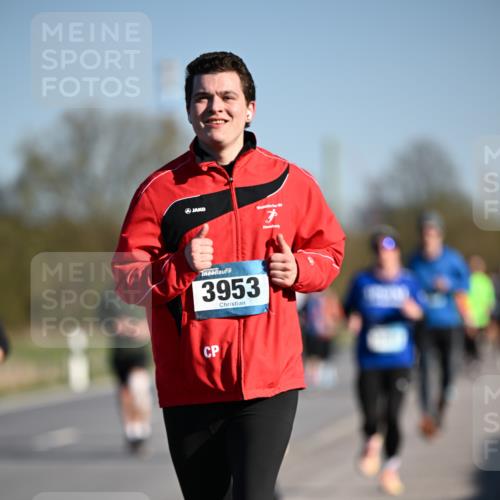 06.04.2025 - 44. Internationalen Wilhelmsburger Insellauf Dr. Thomas Lammeyer http://msf.ph/oto/7555549 06.04.2025 09:31:24 Laufen 3953 meine-sportfotos.de