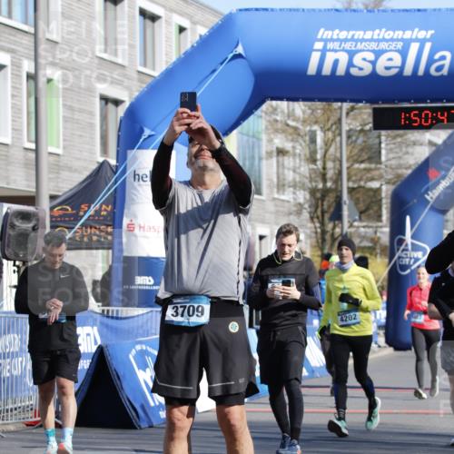 06.04.2025 - 44. Internationalen Wilhelmsburger Insellauf A. Gomolzig http://msf.ph/oto/7555550 06.04.2025 10:40:45 Ziel 3086, 3120, 3365, 3467, 3574, 3652, 4202, 4264, 4438, 4445 meine-sportfotos.de