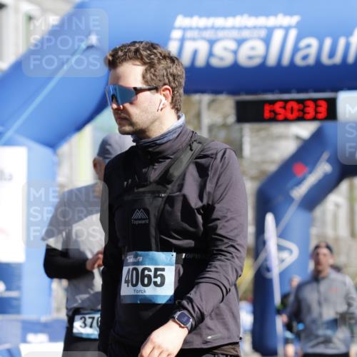 06.04.2025 - 44. Internationalen Wilhelmsburger Insellauf A. Gomolzig http://msf.ph/oto/7555564 06.04.2025 10:40:31 Ziel 3021, 3263, 3319, 3617, 3974, 4139 meine-sportfotos.de