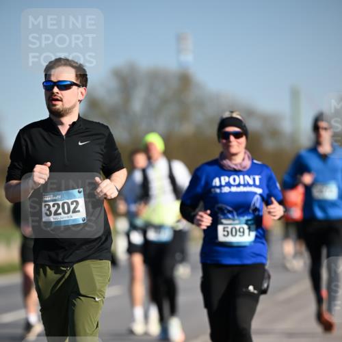 06.04.2025 - 44. Internationalen Wilhelmsburger Insellauf Dr. Thomas Lammeyer http://msf.ph/oto/7555578 06.04.2025 09:31:28 Laufen 3202, 3, 509 meine-sportfotos.de
