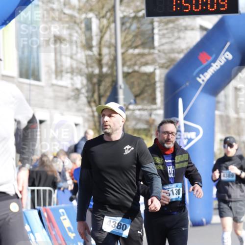 06.04.2025 - 44. Internationalen Wilhelmsburger Insellauf A. Gomolzig http://msf.ph/oto/7555588 06.04.2025 10:40:07 Ziel 3544, 3887, 4380, 4389, 4501, 5130 meine-sportfotos.de