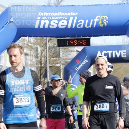 06.04.2025 - 44. Internationalen Wilhelmsburger Insellauf A. Gomolzig http://msf.ph/oto/7555630 06.04.2025 10:39:44 Ziel 3417, 3418, 3756, 3801, 3833, 4065, 4067, 5095, 5179 meine-sportfotos.de