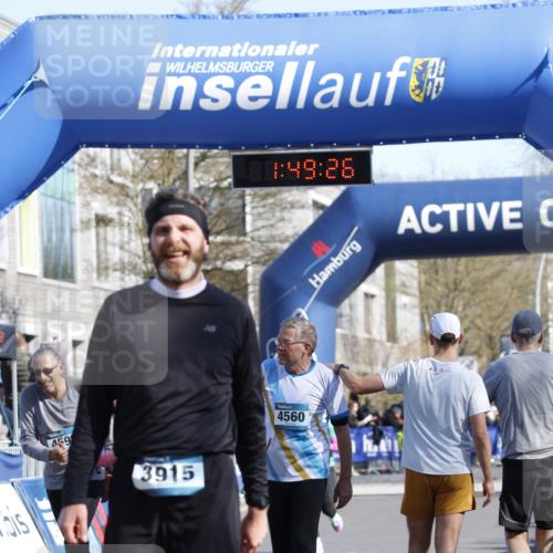 06.04.2025 - 44. Internationalen Wilhelmsburger Insellauf A. Gomolzig http://msf.ph/oto/7555657 06.04.2025 10:39:24 Ziel 3350, 3592, 3709, 3915, 4253, 4337, 4560, 4592 meine-sportfotos.de
