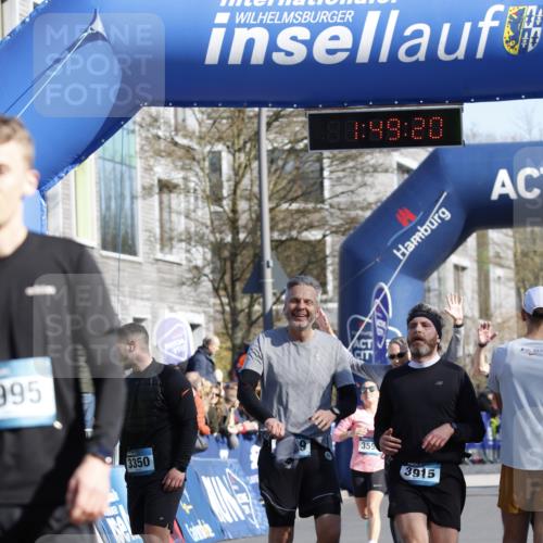 06.04.2025 - 44. Internationalen Wilhelmsburger Insellauf A. Gomolzig http://msf.ph/oto/7555667 06.04.2025 10:39:18 Ziel 3350, 3592, 3709, 3915, 4047, 4253, 4337, 4359, 4560, 4592 meine-sportfotos.de